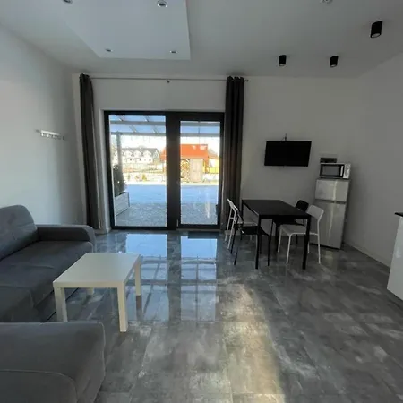 Ewy Mit Grill Und Terrasse